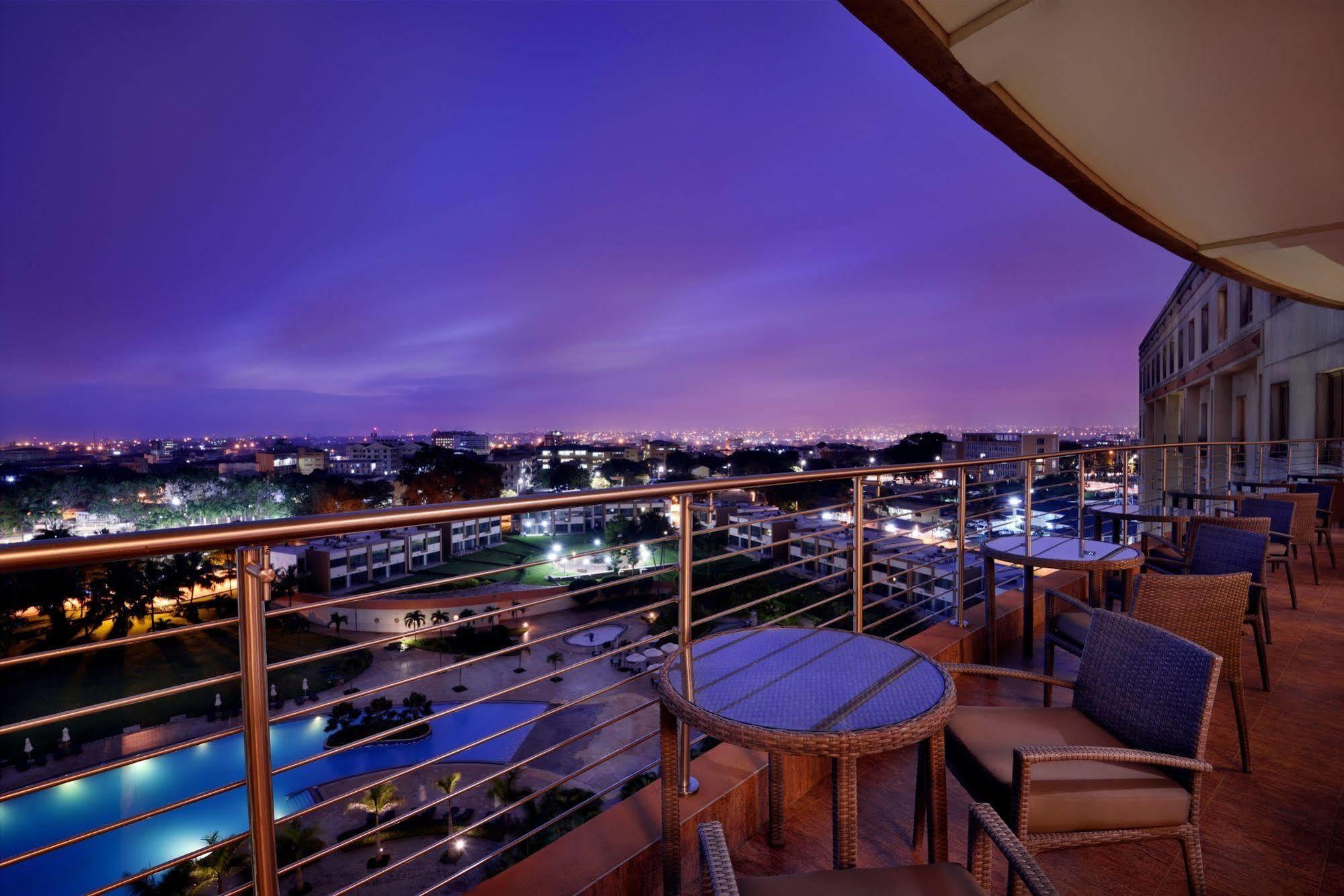 Moevenpick Ambassador Hotel Accra Exterior photo