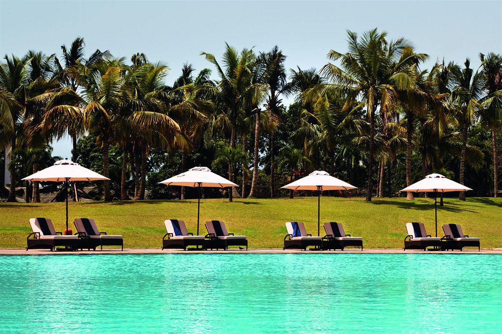 Moevenpick Ambassador Hotel Accra Exterior photo